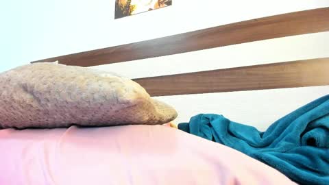 00ingrid00 online show from April 15, 7:58 pm