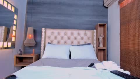 01victoria online show from September 15, 2:18 pm