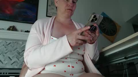 Aurora Willows online show from April 18, 2:13 am