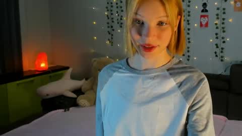 Kira online show from March 30, 4:51 pm