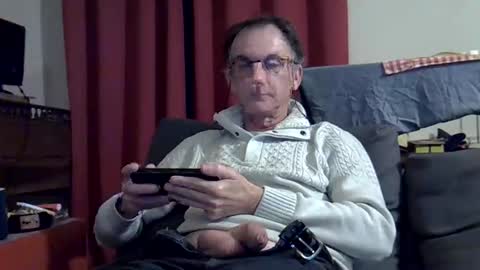 Snapshot of 18remy45 chatting on October 24, 7:47 pm 18remy45 online show from October 24, 7:47 pm