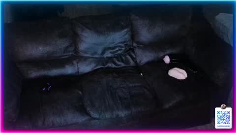 Snapshot of 19reddragon86 chatting on January 28, 9:30 am 19reddragon86 online show from January 28, 9:30 am