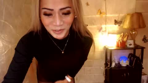 angel online show from November 18, 8:56 pm