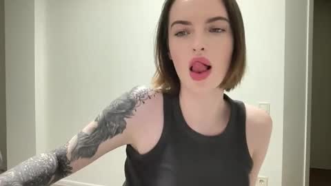 DOVE online show from November 20, 7:44 pm