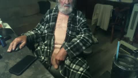 1handyanddee online show from March 4, 2:38 am