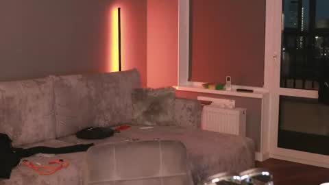 Lily 3 online show from June 20, 6:25 pm