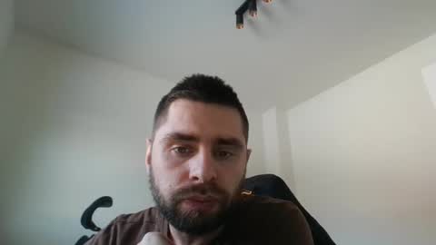 Snapshot of 1kamilkamil11 chatting on February 17, 1:55 pm kam online show from February 17, 1:55 pm