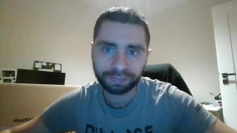 Snapshot of 1kamilkamil11 chatting on January 25, 6:46 pm kam online show from January 25, 6:46 pm