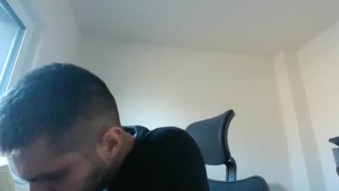 Snapshot of 1kamilkamil11 chatting on February 11, 12:36 pm kam online show from February 11, 12:36 pm