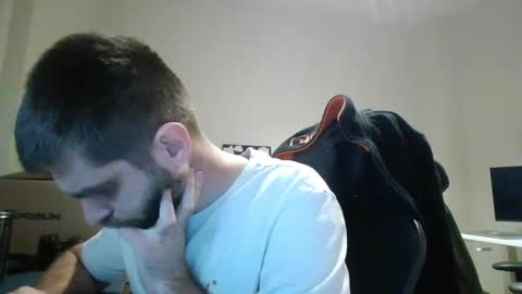 Snapshot of 1kamilkamil11 chatting on February 4, 4:18 pm kam online show from February 4, 4:18 pm