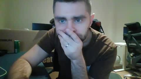 Snapshot of 1kamilkamil11 chatting on February 7, 5:29 pm kam online show from February 7, 5:29 pm