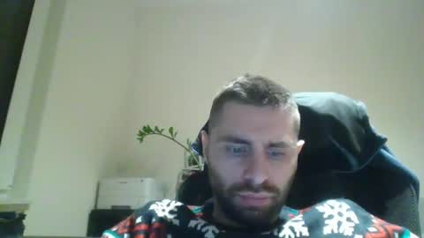 Snapshot of 1kamilkamil11 chatting on December 1, 5:04 pm kam online show from December 1, 5:04 pm