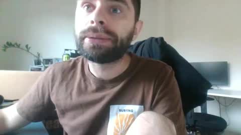 Snapshot of 1kamilkamil11 chatting on December 18, 8:20 am kam online show from December 18, 8:20 am