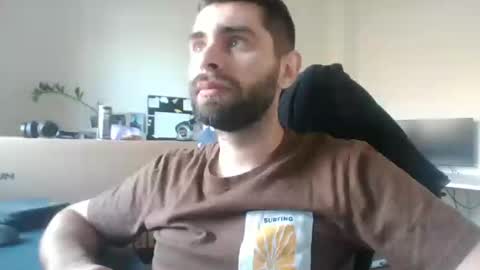 Snapshot of 1kamilkamil11 chatting on December 18, 11:24 am kam online show from December 18, 11:24 am