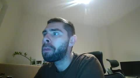 Snapshot of 1kamilkamil11 chatting on December 28, 3:48 pm kam online show from December 28, 3:48 pm