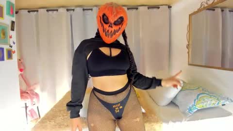 Snapshot of 1laiaa1 chatting on October 19, 3:11 am laiaa rivas online show from October 19, 3:11 am