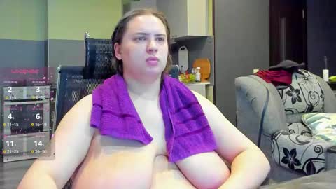 1LINDSEY1 online show from November 3, 11:00 am