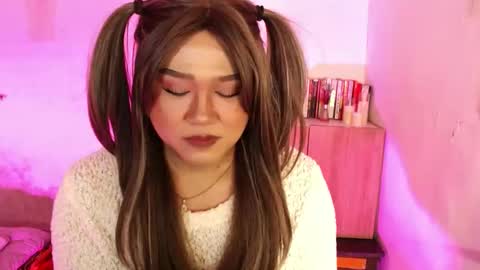 1lovelymess online show from April 9, 6:19 am