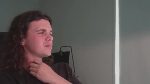 Snapshot of 1luckyman4you chatting on October 30, 12:11 am 1luckyman4you online show from October 30, 12:11 am