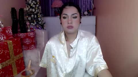 1miracle_tranny online show from December 19, 6:42 am