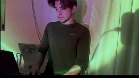 Snapshot of 1roberttt chatting on October 14, 12:24 am 1roberttt online show from October 14, 12:24 am