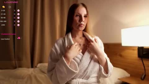 VICTORIA online show from December 14, 1:01 am