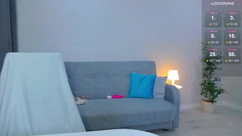 Victoria online show from November 26, 1:30 pm