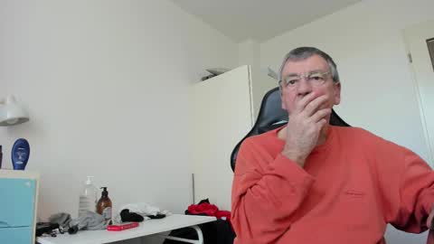 Snapshot of 200gentleman chatting on March 3, 3:22 pm Henk online show from March 3, 3:22 pm