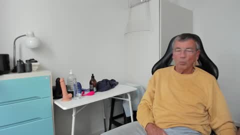 Snapshot of 200gentleman chatting on October 7, 2:46 pm Henk online show from October 7, 2:46 pm