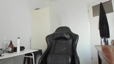 Snapshot of 200gentleman chatting on February 25, 2:26 pm Henk online show from February 25, 2:26 pm