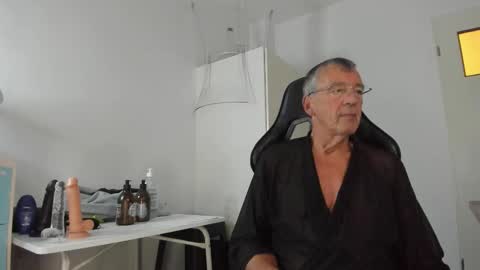 Snapshot of 200gentleman chatting on September 18, 7:07 pm Henk online show from September 18, 7:07 pm