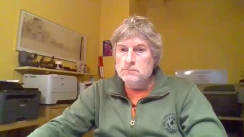 Snapshot of 22esserre chatting on October 27, 4:18 pm 22esserre online show from October 27, 4:18 pm