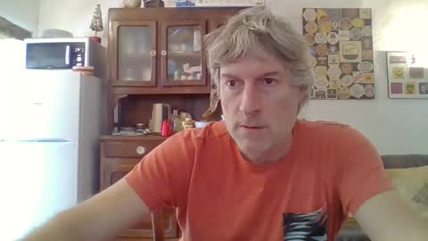 22esserre online show from November 10, 1:03 pm