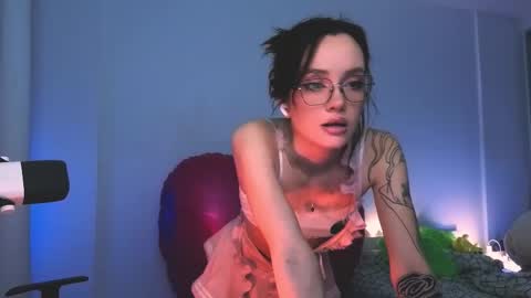 Sasha weekend from 14 to 27 November online show from February 15, 4:15 am