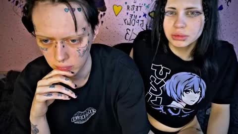 2emo4fam online show from December 12, 1:43 am