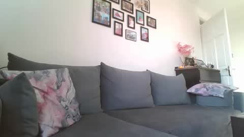 2hott4 online show from March 3, 9:38 am