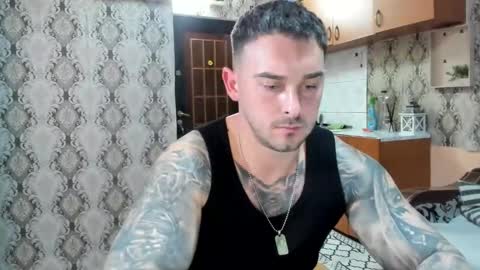 2sexymuscles online show from November 25, 9:13 pm