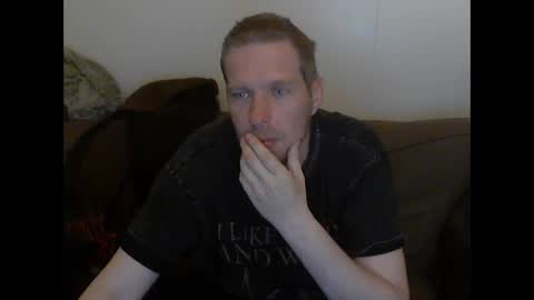 2small4you83 online show from June 10, 7:13 pm