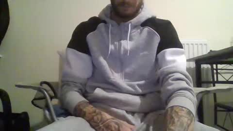 420feetloverr420 online show from October 29, 12:23 am