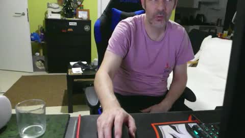 Larese Carlo online show from November 30, 7:43 pm