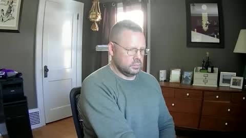 612guy online show from December 21, 5:30 pm