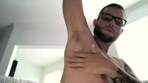 Snapshot of 662am chatting on October 27, 1:33 pm the662am online show from October 27, 1:33 pm