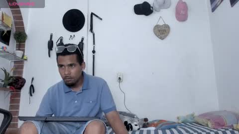 69blackwhite online show from March 10, 12:04 am