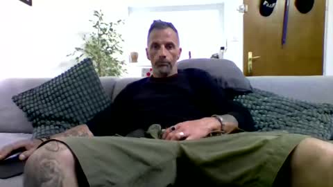 Num online show from April 11, 9:46 am