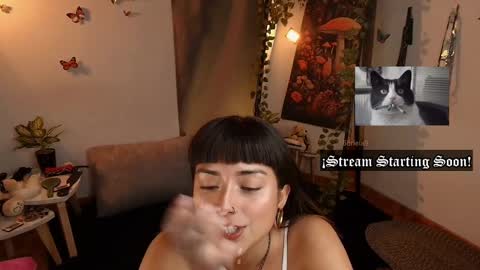 Snapshot of 6briela9 chatting on October 2, 10:08 pm B R I E L A online show from October 2, 10:08 pm