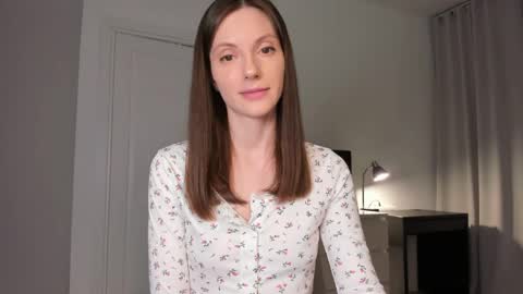 Anna online show from April 2, 8:05 pm