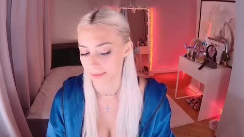 Loren Wood online show from October 26, 8:52 pm