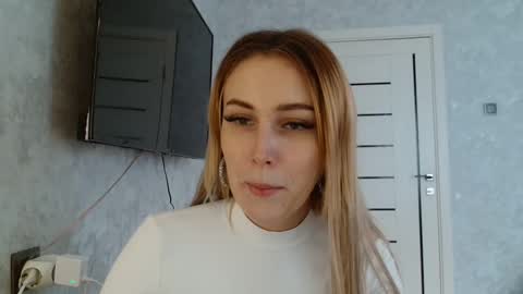 7melania online show from September 30, 10:26 am