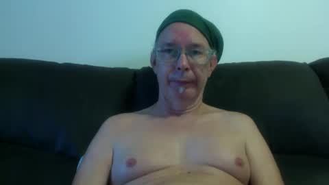 Snapshot of 808dred chatting on December 8, 1:52 am 808dred online show from December 8, 1:52 am