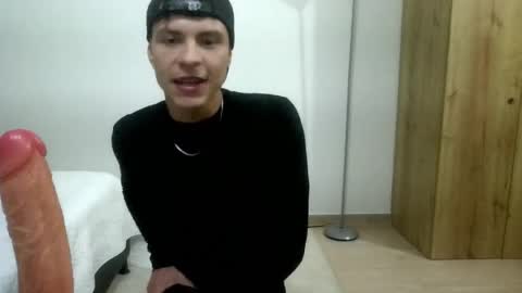 82tomas online show from May 6, 11:33 pm